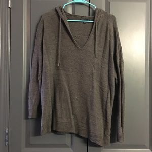 V-Neck sweatshirt